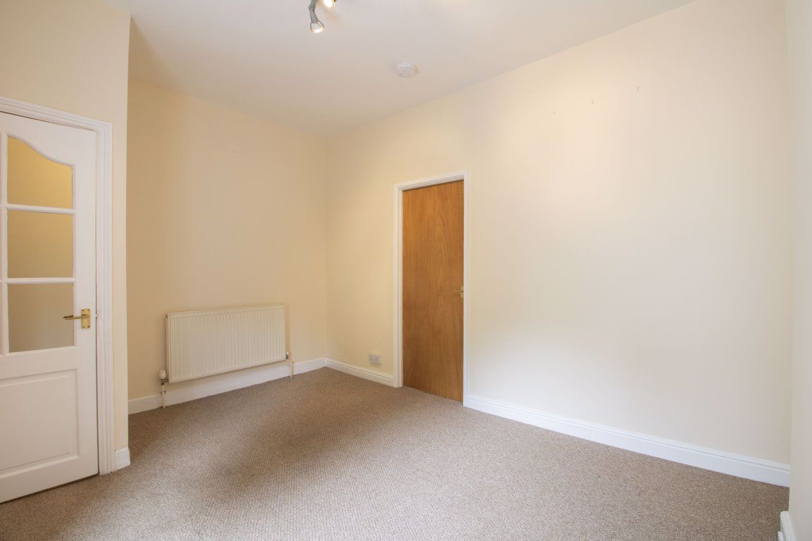 2 bedroom Flat for rent in Newbridge