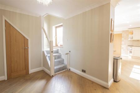 Kitchen/ Dining Room