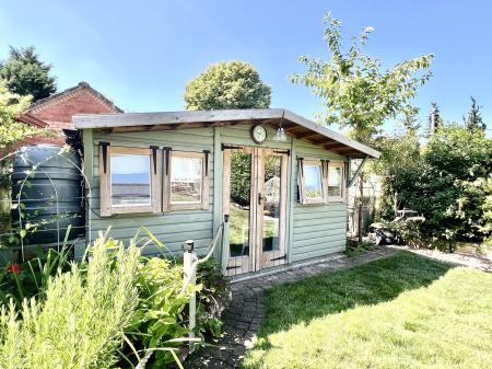 Summerhouse / Office