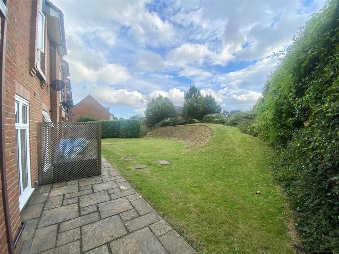 2 bedroom Duplex for sale in Woolmer Green