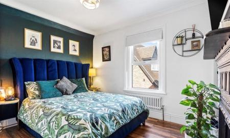 bed1.jpg
