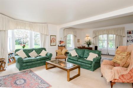 8286149-interior06.jpg