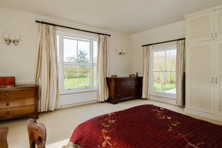 8286149-interior13.jpg