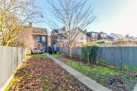 Pondcroft Road 20-29.jpg