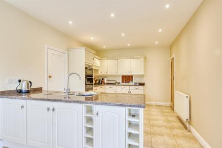 85 Kimbolton Rd Higham-21.jpg