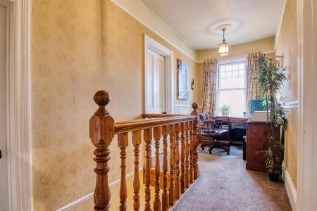 142 Higham Rd Rushden-63_HDR.jpg