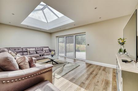 -4 St Marys Rushden-30_HDR-18.jpg