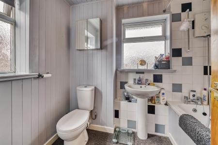 -127 Torrington Rd Wboro-15_HDR-11.jpg