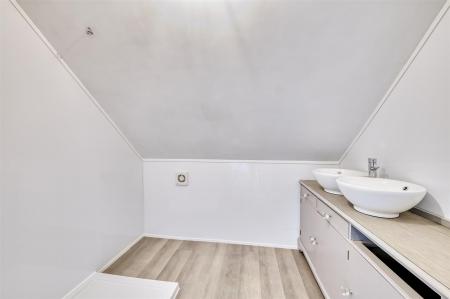 -70 Hall Avenue Rushden-31_HDR-06.jpg