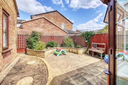 -39 Defurness Drive Raunds-41_HDR-09.jpg