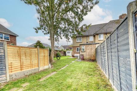 21 St James Close-15.jpg