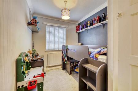 21 St James Close-9.jpg