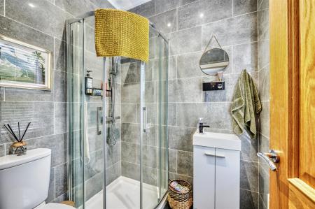 55 Higham Rd Rushden-27.jpg