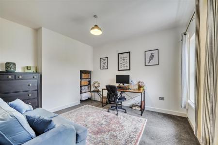 55 Higham Rd Rushden-21.jpg