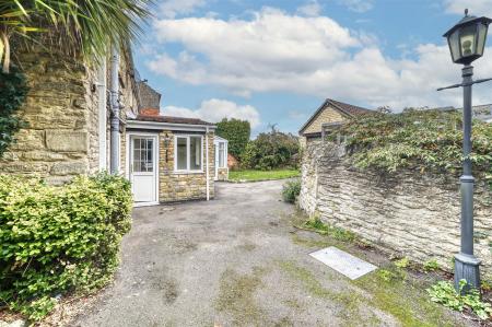 5 the Green Woodlford-13.jpg