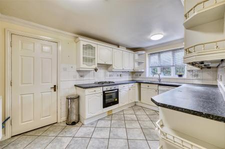 8 Jennings Close Higham-4.jpg