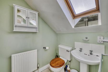 8 Jennings Close Higham-10.jpg