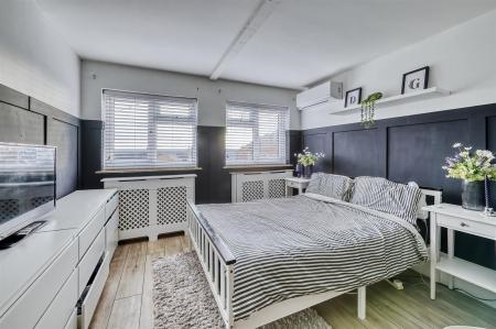 21 College St HF -808.jpg