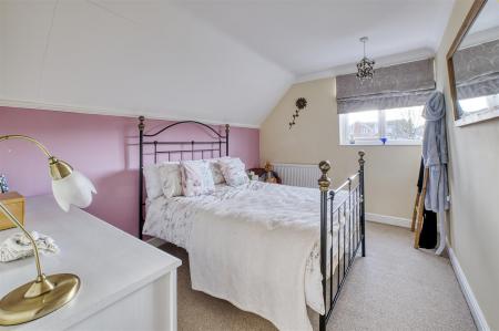 Holly RdD78_7980_HDR.jpg