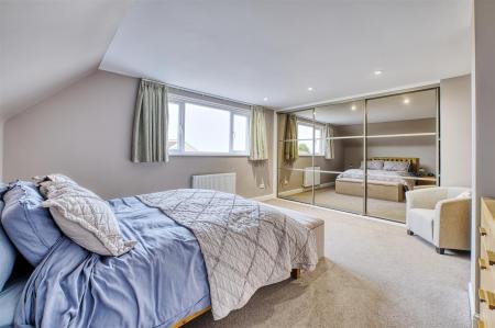 Holly RdD78_7965_HDR.jpg