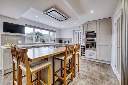 Holly RdD78_7925_HDR.jpg