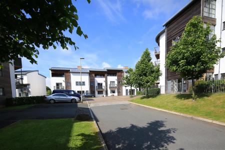 102 Endeavour Court (2).JPG