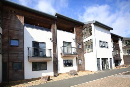 102 Endeavour Court (5).JPG