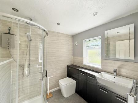 ENSUITE SHOWER ROOM