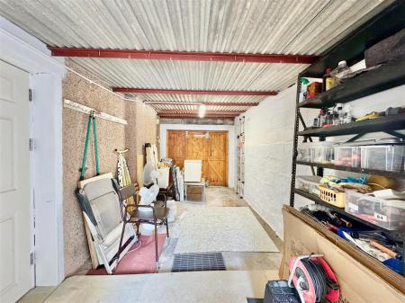 EXTENDED INTEGRAL GARAGE