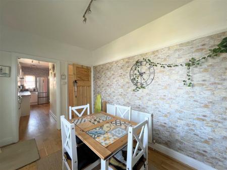 BREAKFAST ROOM