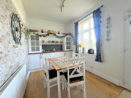 BREAKFAST ROOM