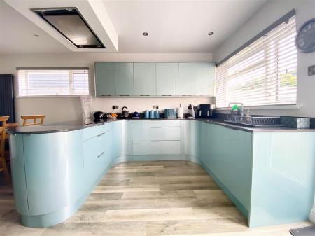 KITCHEN/DINER