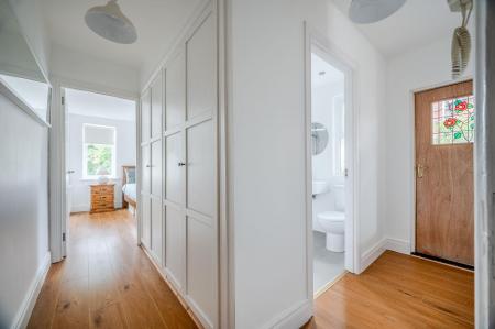 Apt 2 27 Wandsworth Rd_8.jpg
