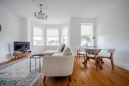 Apt 2 27 Wandsworth Rd_11.jpg