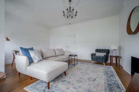 Apt 2 27 Wandsworth Rd_16.jpg