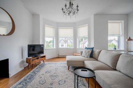 Apt 2 27 Wandsworth Rd_15.jpg