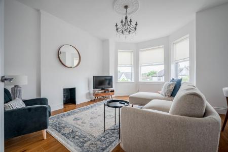 Apt 2 27 Wandsworth Rd_12.jpg