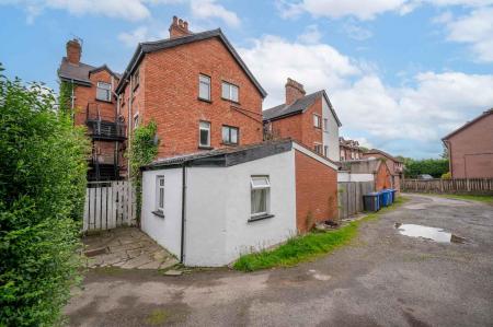 Apt 2 27 Wandsworth Rd_24.jpg