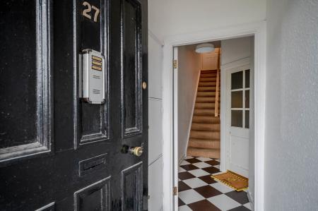 Apt 2 27 Wandsworth Rd_5.jpg