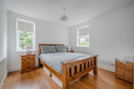Apt 2 27 Wandsworth Rd_21.jpg