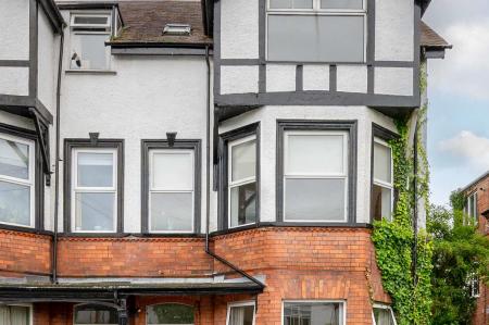 Apt 2 27 Wandsworth Rd_3.jpg