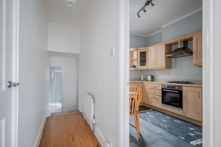 Apt 2 27 Wandsworth Rd_18.jpg