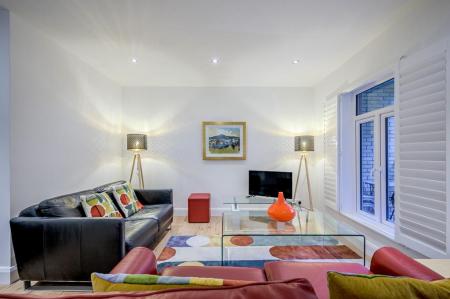 12_Flat 2 Holyrood Manor.jpg