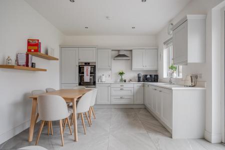 13 Castlegowan Crescent_14.jpg