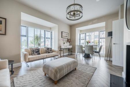 10 Bracken Hill Square_11.jpg