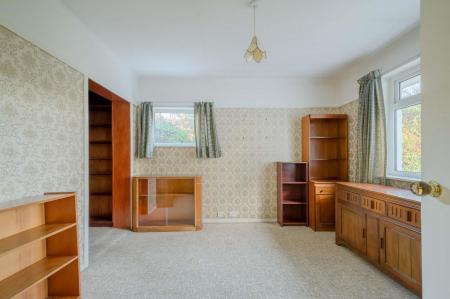 21-25 Tweskard Park.jpg