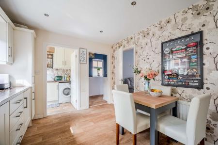 KITCHEN WITH CASUAL DINING AREA