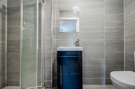 ENSUITE SHOWER ROOM