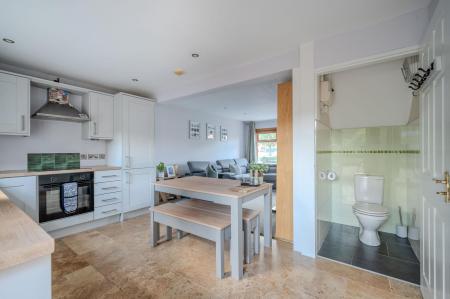 85 Stonebridge Gardens_12.jpg