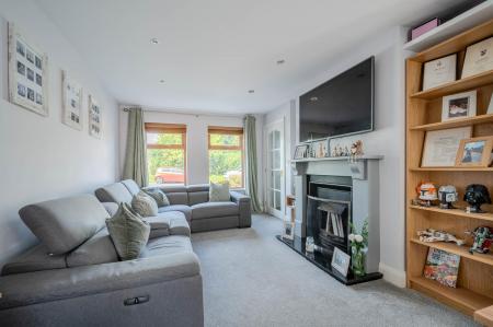 85 Stonebridge Gardens_8.jpg